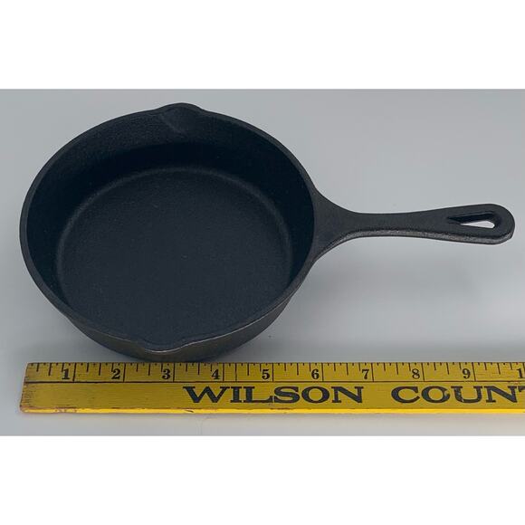9 Inch Cast Iron Skillet Choice Black Small Seasoned Personal Frying Pan Mini - Picture 3 of 7